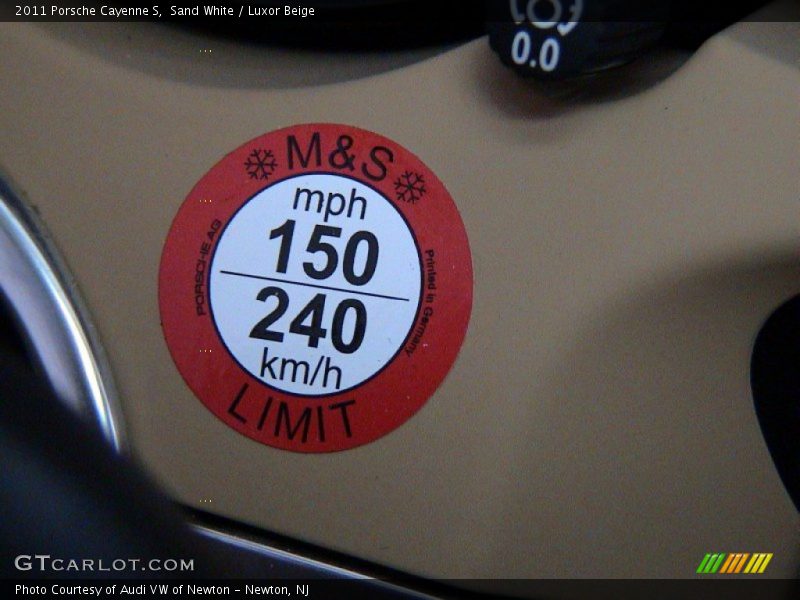 Sand White / Luxor Beige 2011 Porsche Cayenne S