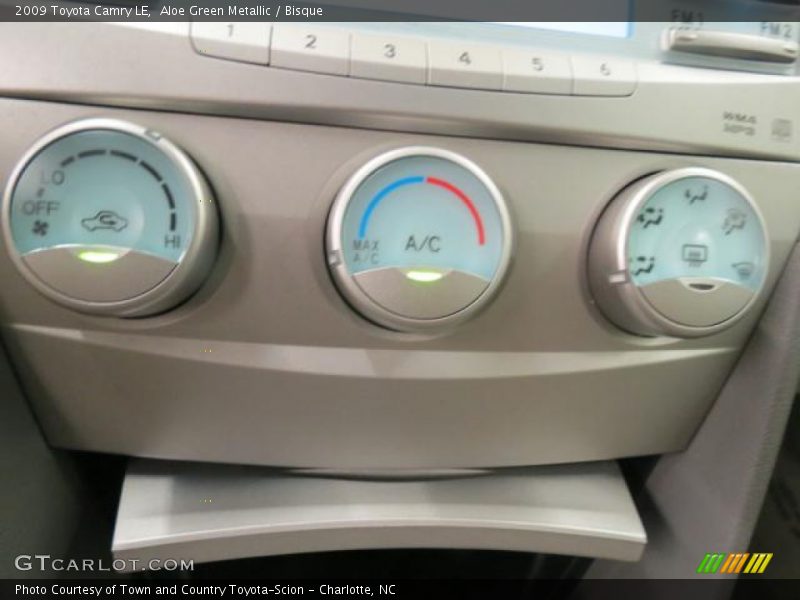 Aloe Green Metallic / Bisque 2009 Toyota Camry LE