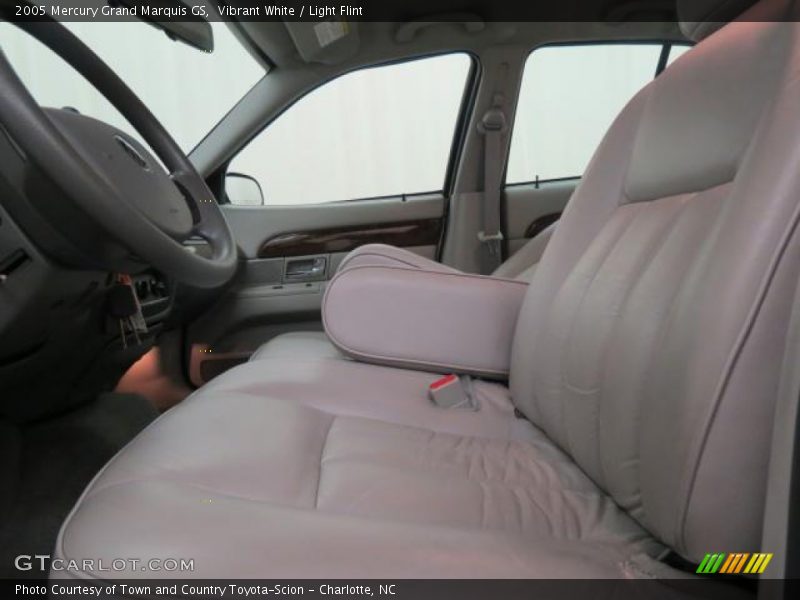 Vibrant White / Light Flint 2005 Mercury Grand Marquis GS