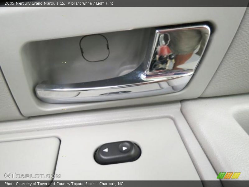 Vibrant White / Light Flint 2005 Mercury Grand Marquis GS
