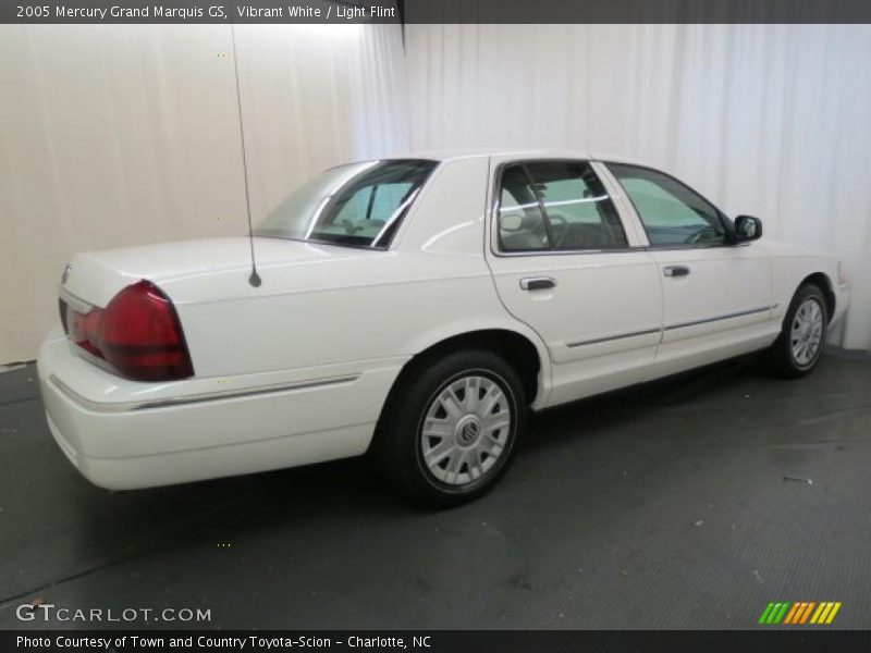 Vibrant White / Light Flint 2005 Mercury Grand Marquis GS