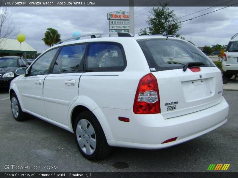 Absolute White / Grey 2007 Suzuki Forenza Wagon