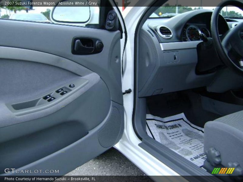 Absolute White / Grey 2007 Suzuki Forenza Wagon