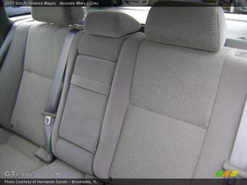 Absolute White / Grey 2007 Suzuki Forenza Wagon