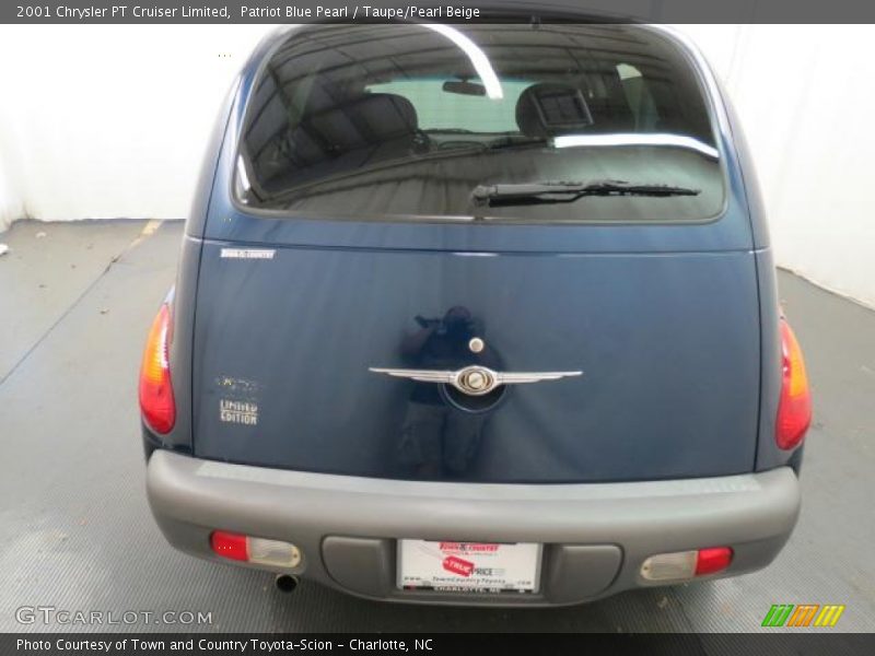 Patriot Blue Pearl / Taupe/Pearl Beige 2001 Chrysler PT Cruiser Limited