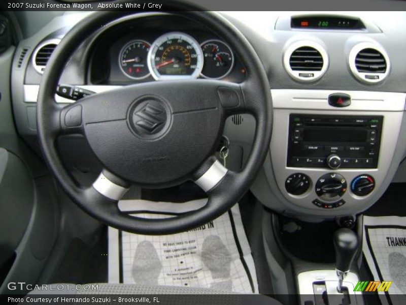 Absolute White / Grey 2007 Suzuki Forenza Wagon