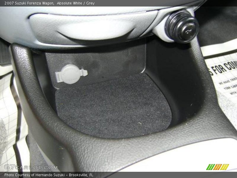 Absolute White / Grey 2007 Suzuki Forenza Wagon