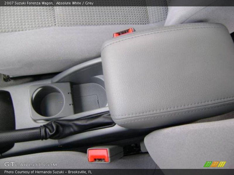 Absolute White / Grey 2007 Suzuki Forenza Wagon