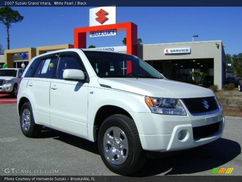 White Pearl / Black 2007 Suzuki Grand Vitara
