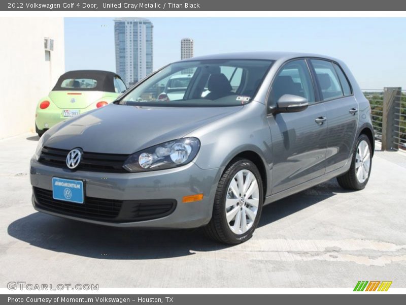 Front 3/4 View of 2012 Golf 4 Door