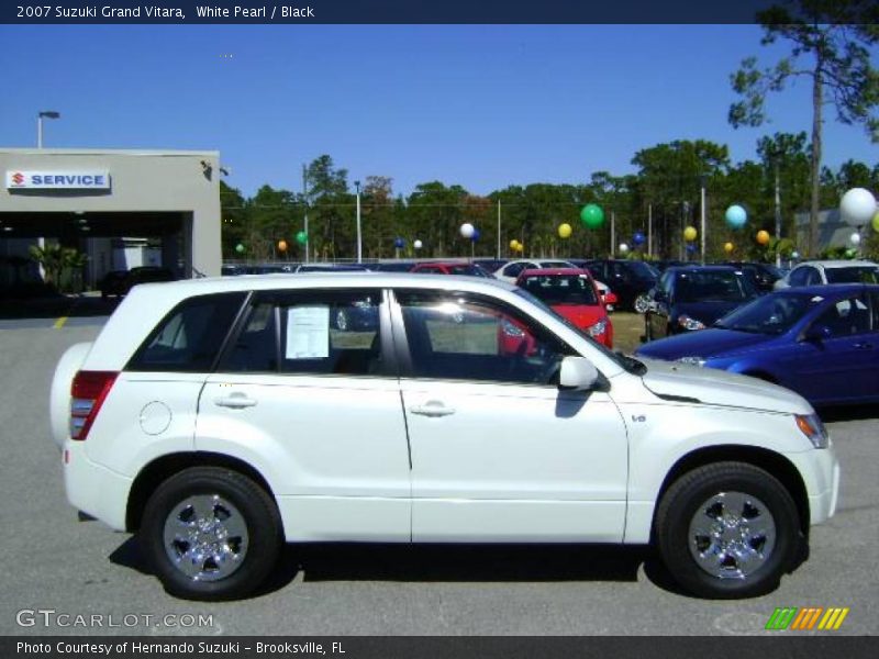 White Pearl / Black 2007 Suzuki Grand Vitara