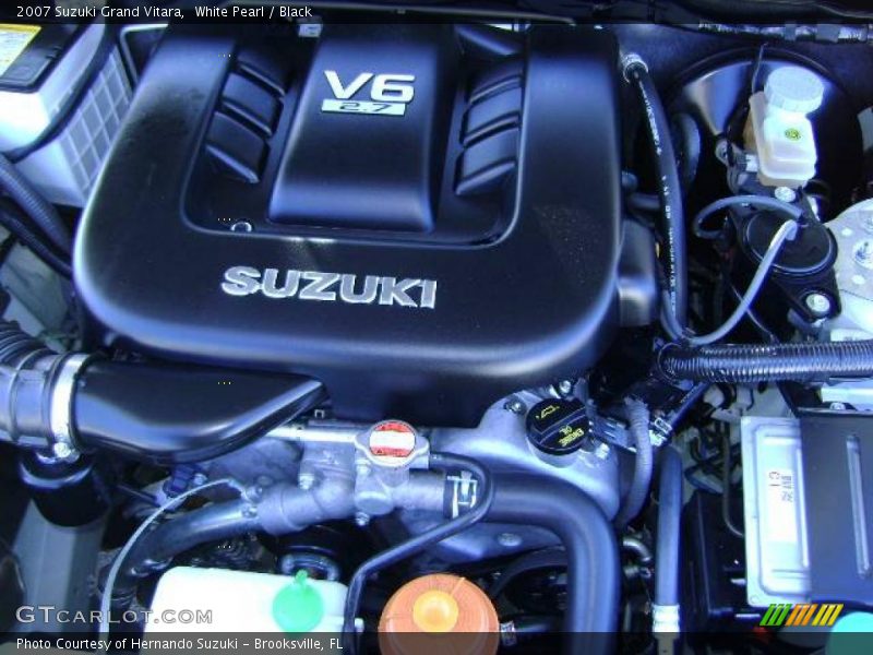 White Pearl / Black 2007 Suzuki Grand Vitara