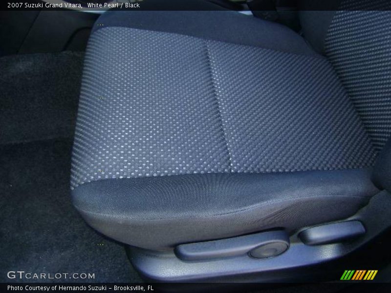 White Pearl / Black 2007 Suzuki Grand Vitara