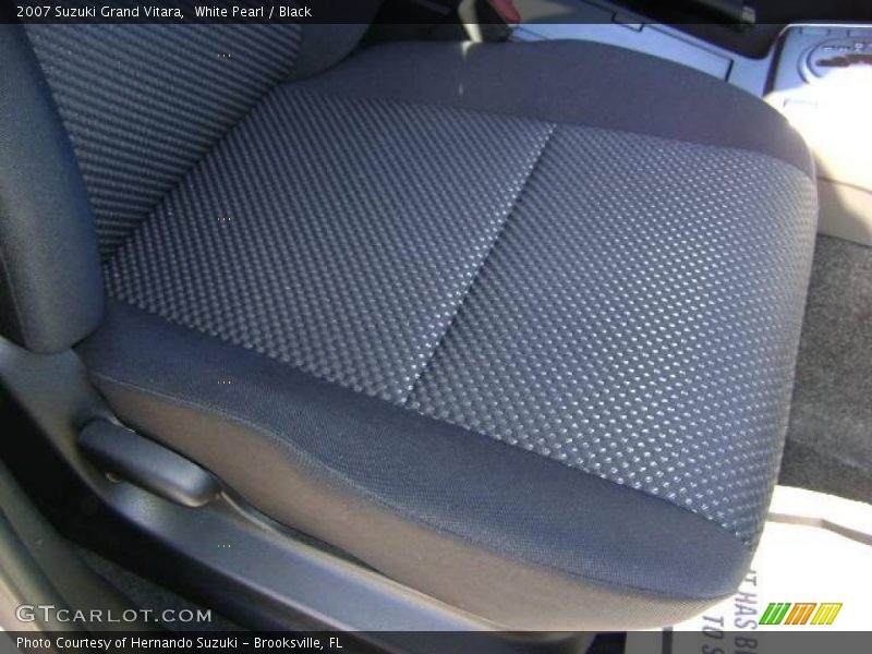 White Pearl / Black 2007 Suzuki Grand Vitara