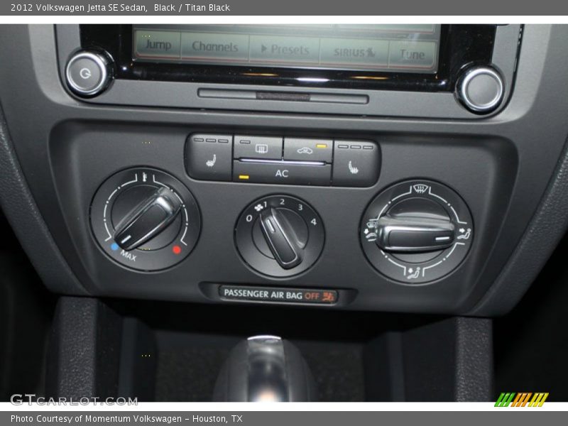 Black / Titan Black 2012 Volkswagen Jetta SE Sedan