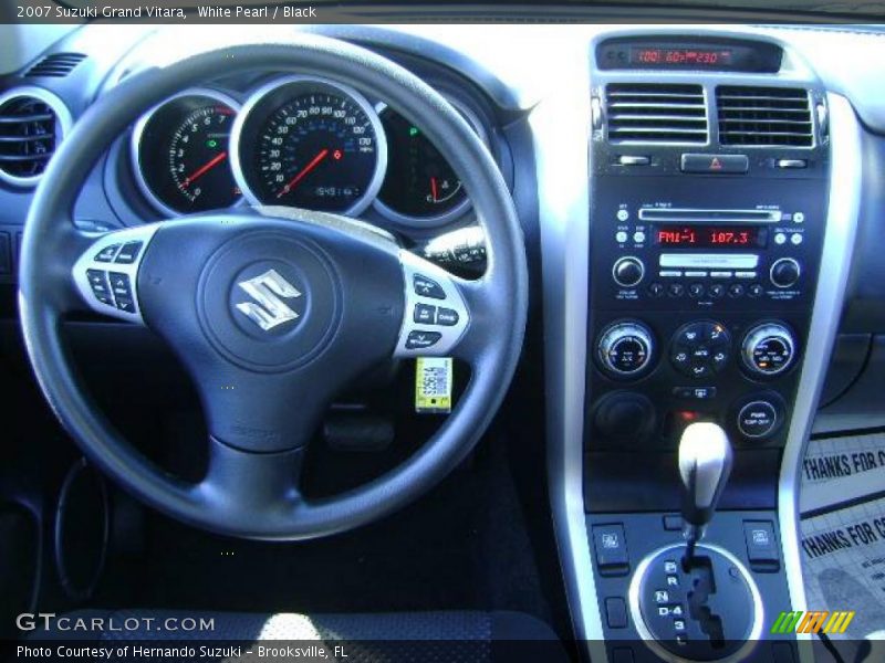 White Pearl / Black 2007 Suzuki Grand Vitara