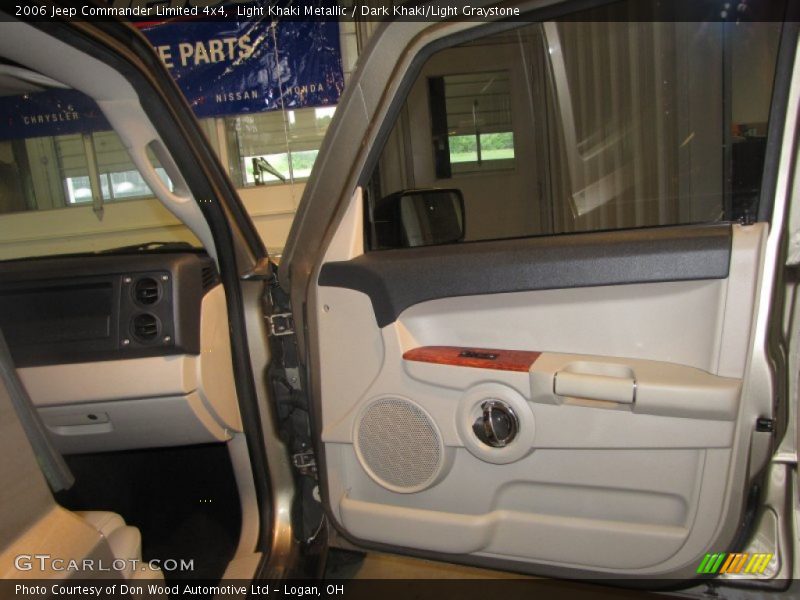 Light Khaki Metallic / Dark Khaki/Light Graystone 2006 Jeep Commander Limited 4x4