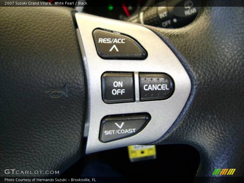 White Pearl / Black 2007 Suzuki Grand Vitara