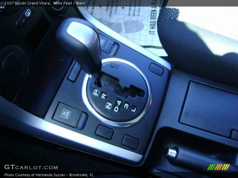 White Pearl / Black 2007 Suzuki Grand Vitara