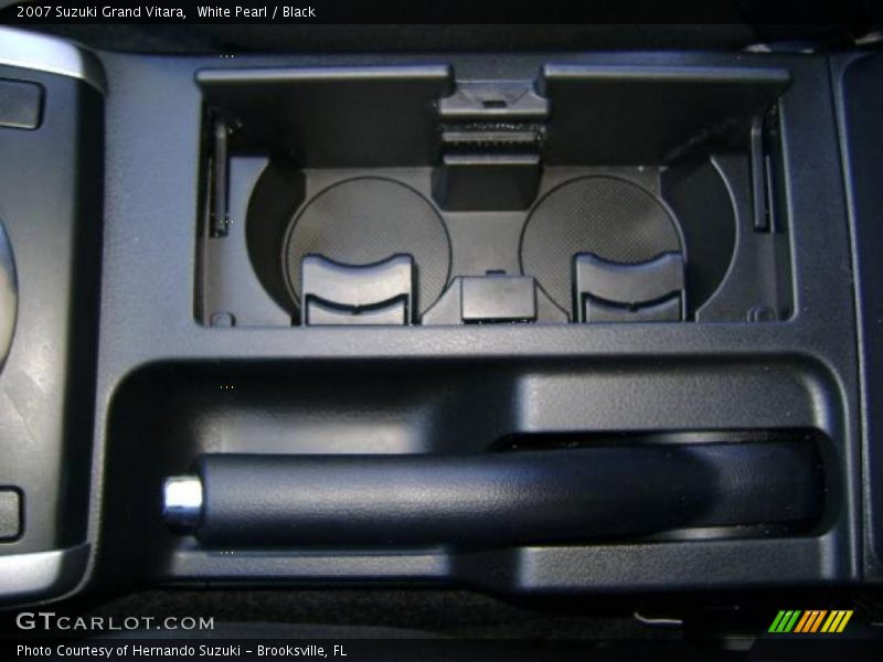 White Pearl / Black 2007 Suzuki Grand Vitara