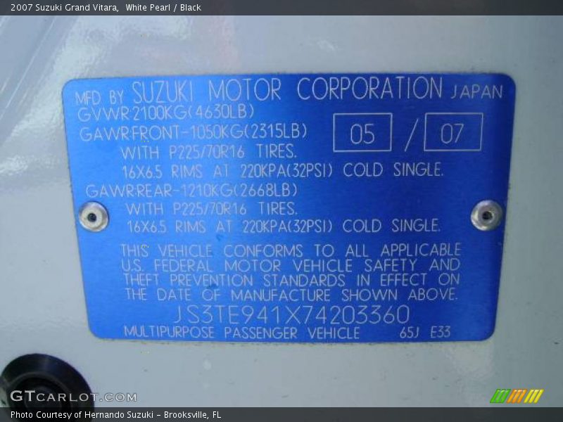 White Pearl / Black 2007 Suzuki Grand Vitara