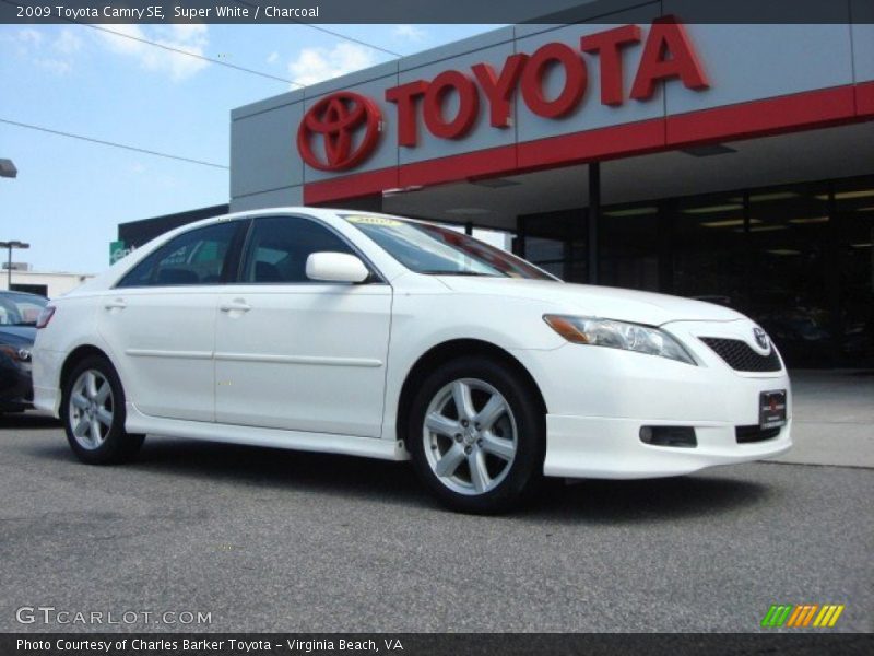 Super White / Charcoal 2009 Toyota Camry SE