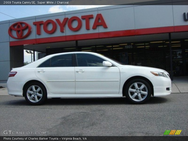 Super White / Charcoal 2009 Toyota Camry SE