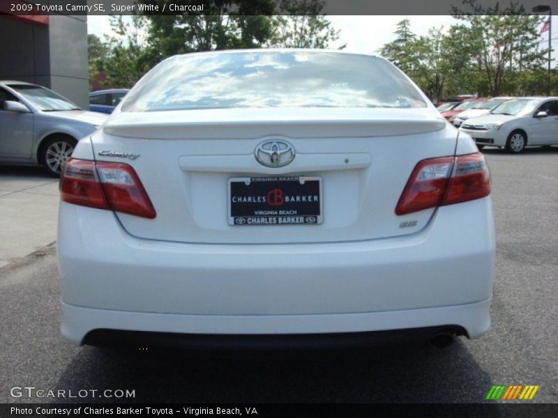 Super White / Charcoal 2009 Toyota Camry SE