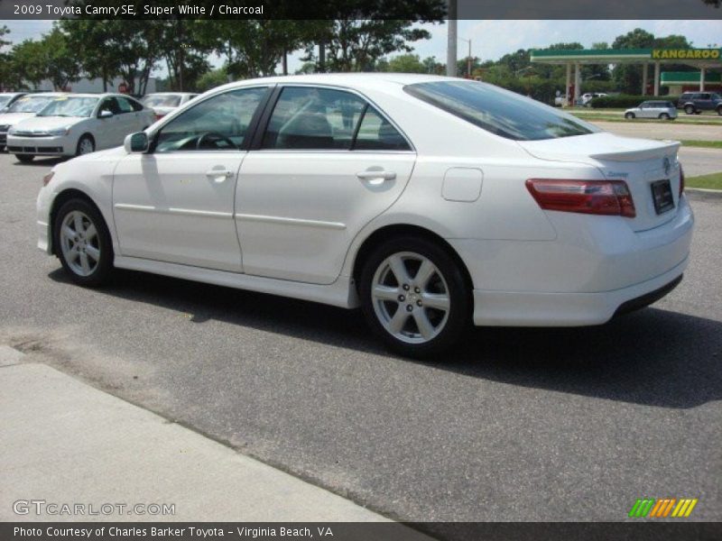 Super White / Charcoal 2009 Toyota Camry SE