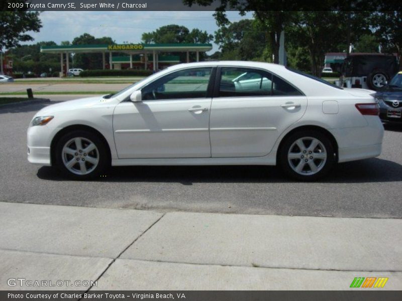 Super White / Charcoal 2009 Toyota Camry SE