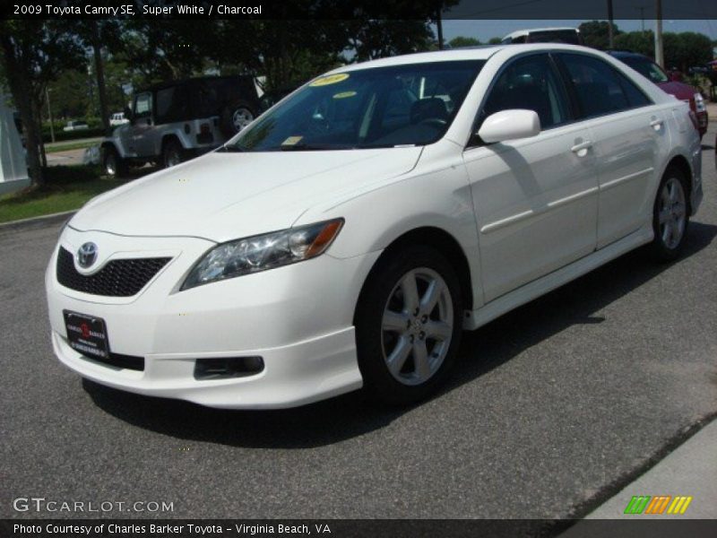 Super White / Charcoal 2009 Toyota Camry SE