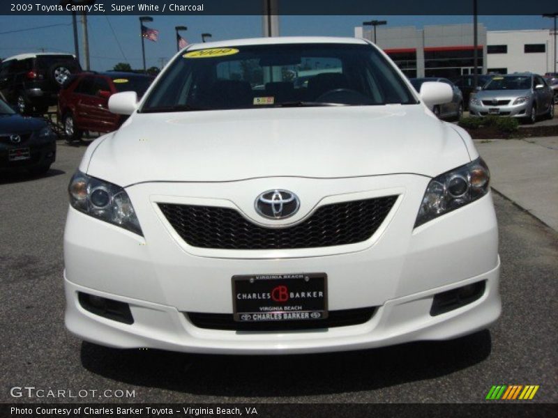 Super White / Charcoal 2009 Toyota Camry SE