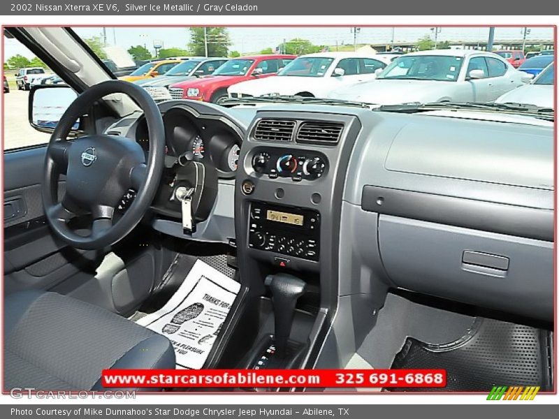 Silver Ice Metallic / Gray Celadon 2002 Nissan Xterra XE V6