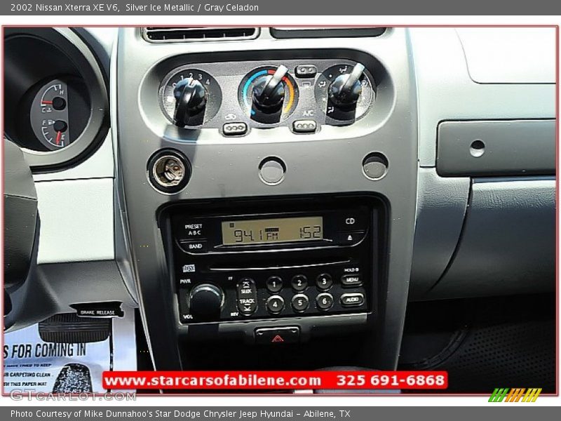 Silver Ice Metallic / Gray Celadon 2002 Nissan Xterra XE V6