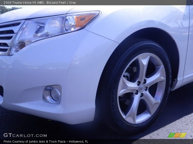 Blizzard Pearl / Gray 2009 Toyota Venza V6 AWD