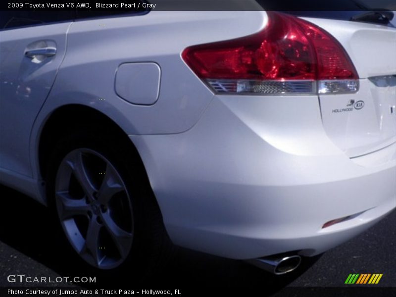 Blizzard Pearl / Gray 2009 Toyota Venza V6 AWD