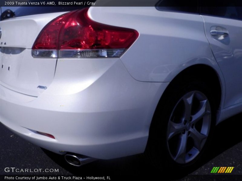 Blizzard Pearl / Gray 2009 Toyota Venza V6 AWD