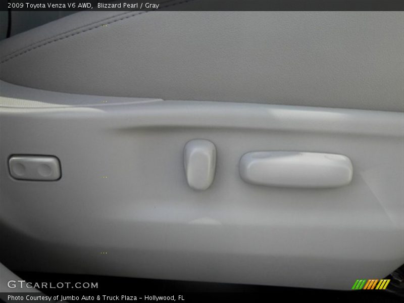 Blizzard Pearl / Gray 2009 Toyota Venza V6 AWD