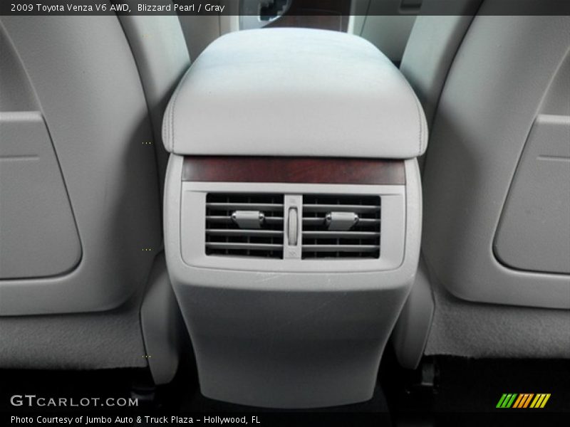 Blizzard Pearl / Gray 2009 Toyota Venza V6 AWD