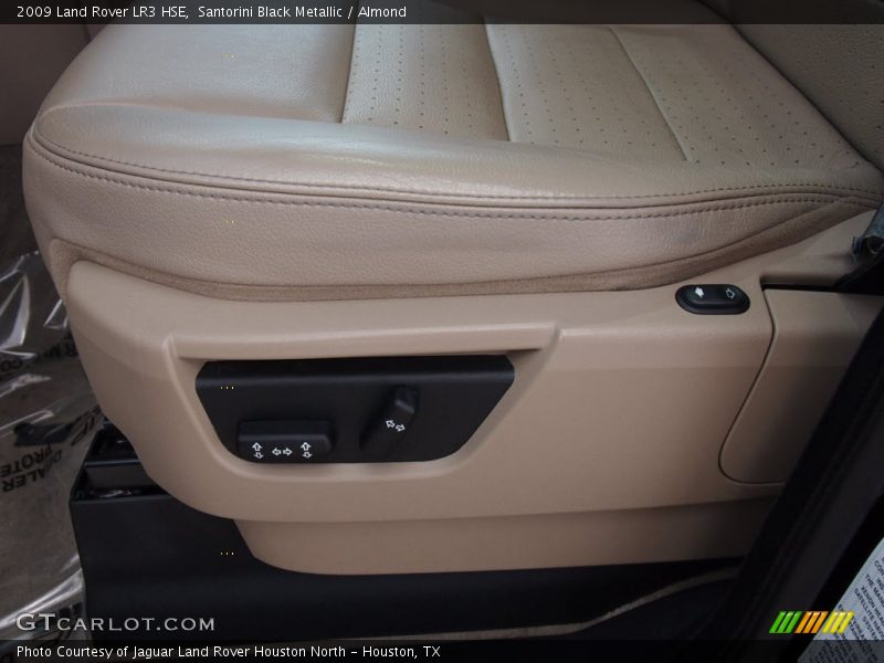 Front Seat of 2009 LR3 HSE