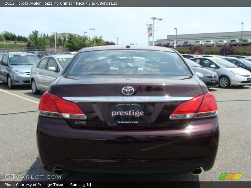 Sizzling Crimson Mica / Black/Bordeaux 2012 Toyota Avalon