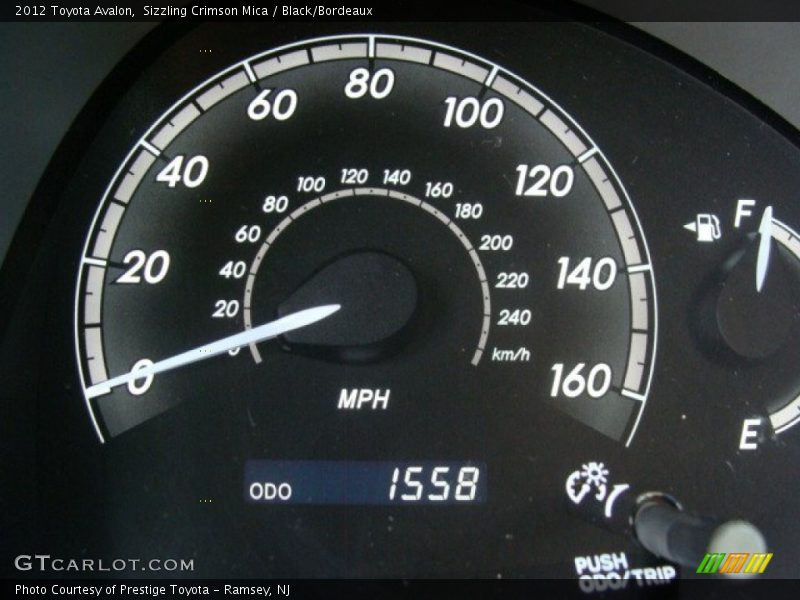 Sizzling Crimson Mica / Black/Bordeaux 2012 Toyota Avalon