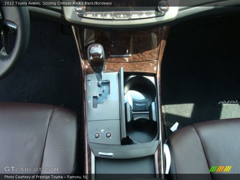 Sizzling Crimson Mica / Black/Bordeaux 2012 Toyota Avalon