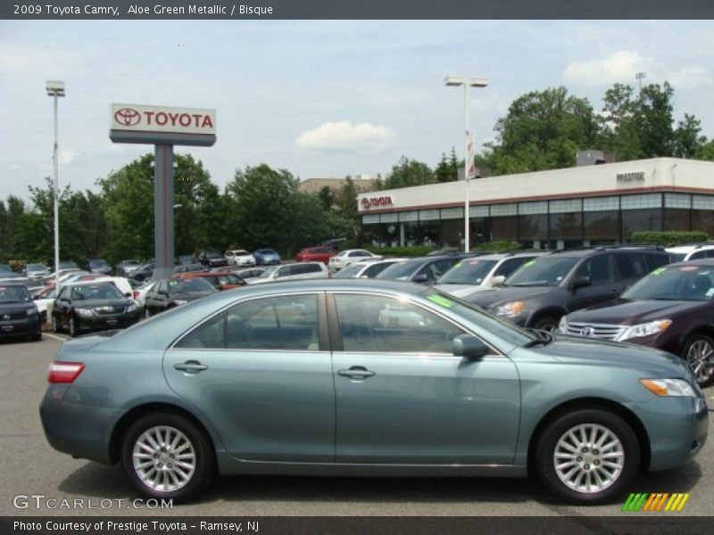 Aloe Green Metallic / Bisque 2009 Toyota Camry