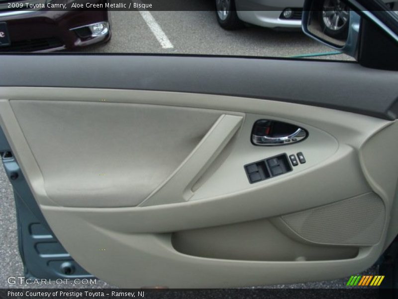 Aloe Green Metallic / Bisque 2009 Toyota Camry
