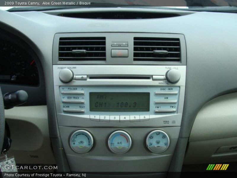 Aloe Green Metallic / Bisque 2009 Toyota Camry