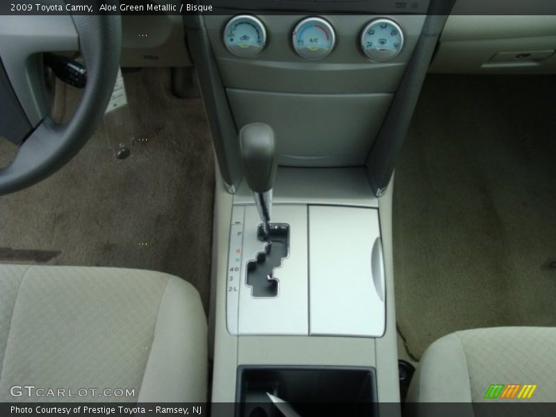 Aloe Green Metallic / Bisque 2009 Toyota Camry