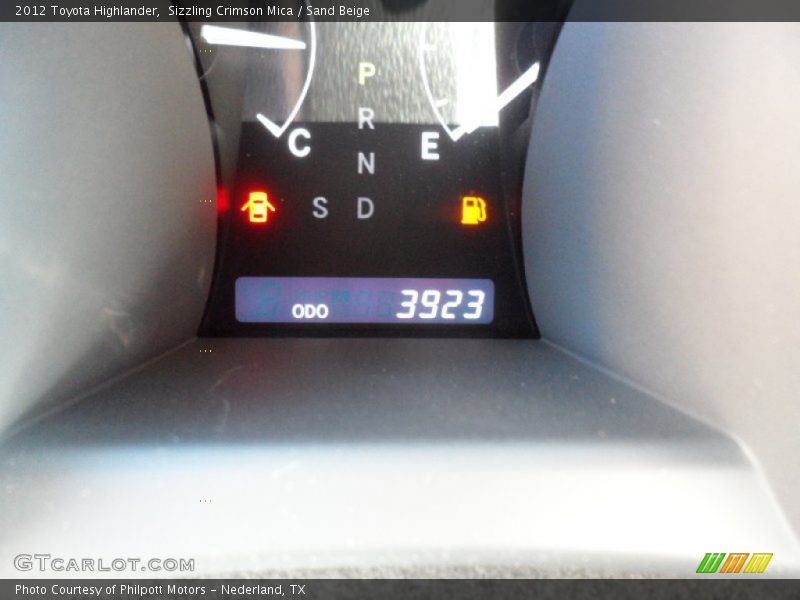 Sizzling Crimson Mica / Sand Beige 2012 Toyota Highlander