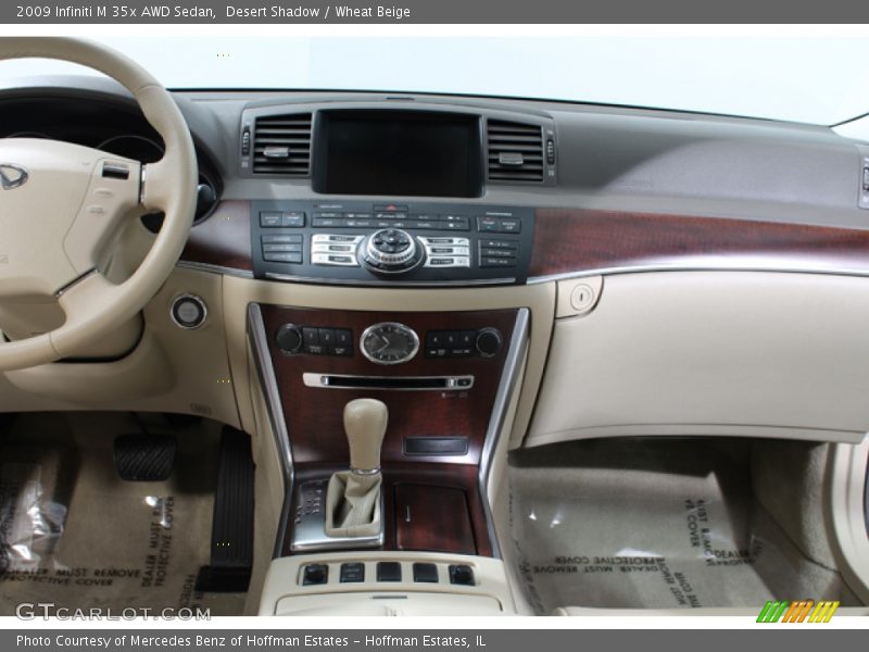 Dashboard of 2009 M 35x AWD Sedan