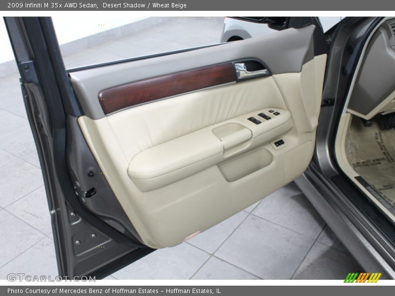 Door Panel of 2009 M 35x AWD Sedan